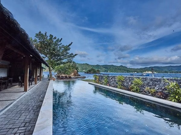 Cocotinos Lembeh Resort Pool View | Eko Divers