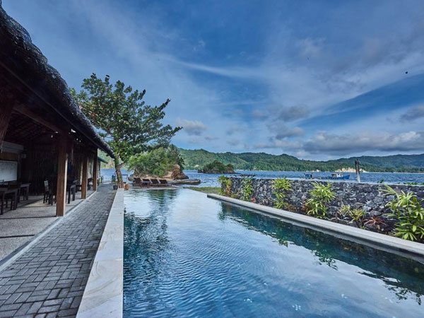 Cocotinos Lembeh Resort Pool View | Eko Divers